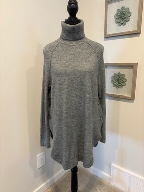 Caslon Grey Wool Blend Oversized Turtleneck Sweater with Side Buttons EUC